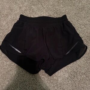 lululemon Hotty Hot 2.5" size 2